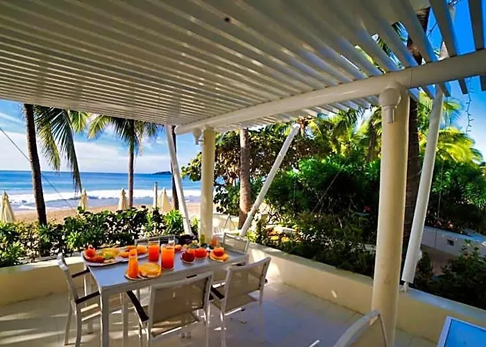 Elegant Beachfront In Monarca Ixtapa Hotel