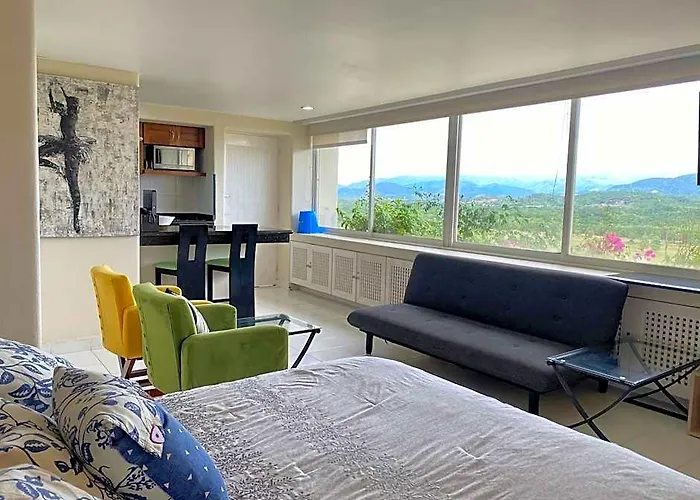 Hotel Elegant Beachfront In Monarca Ixtapa